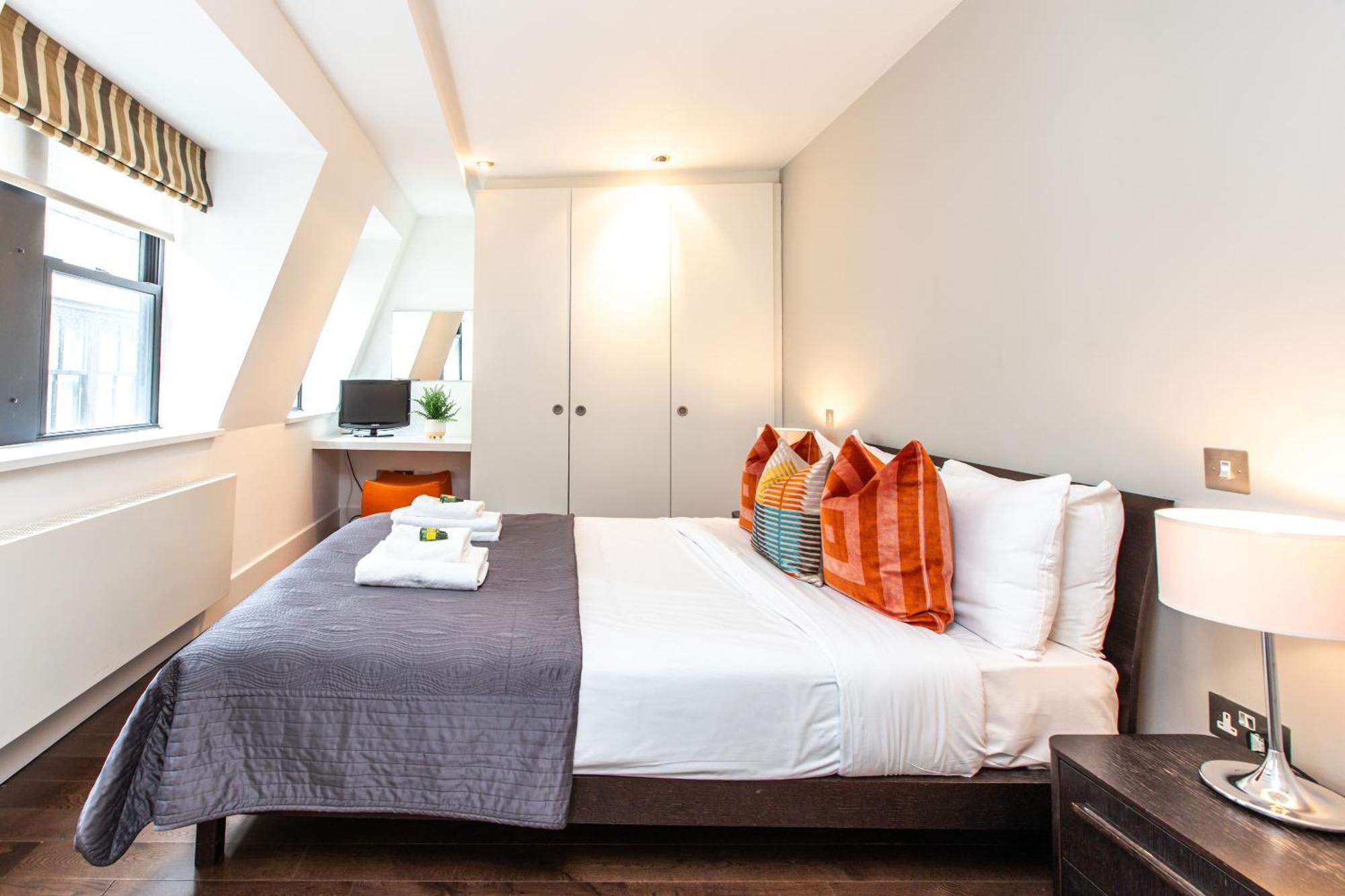 Appartamento Charming 1br Near Monument Station! *